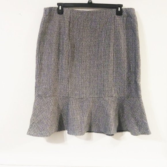 New York Clothing Co. Tweed Grey Pencil Skirt - Picture 2 of 6